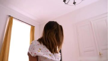 Hot Latina, Frida Sante gets a facial