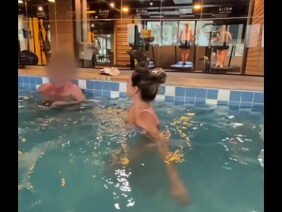 I seduced the well-endowed guest at the hotel pool, took him to my room to fuck me in front of the cuckold and have him cum in my mouth